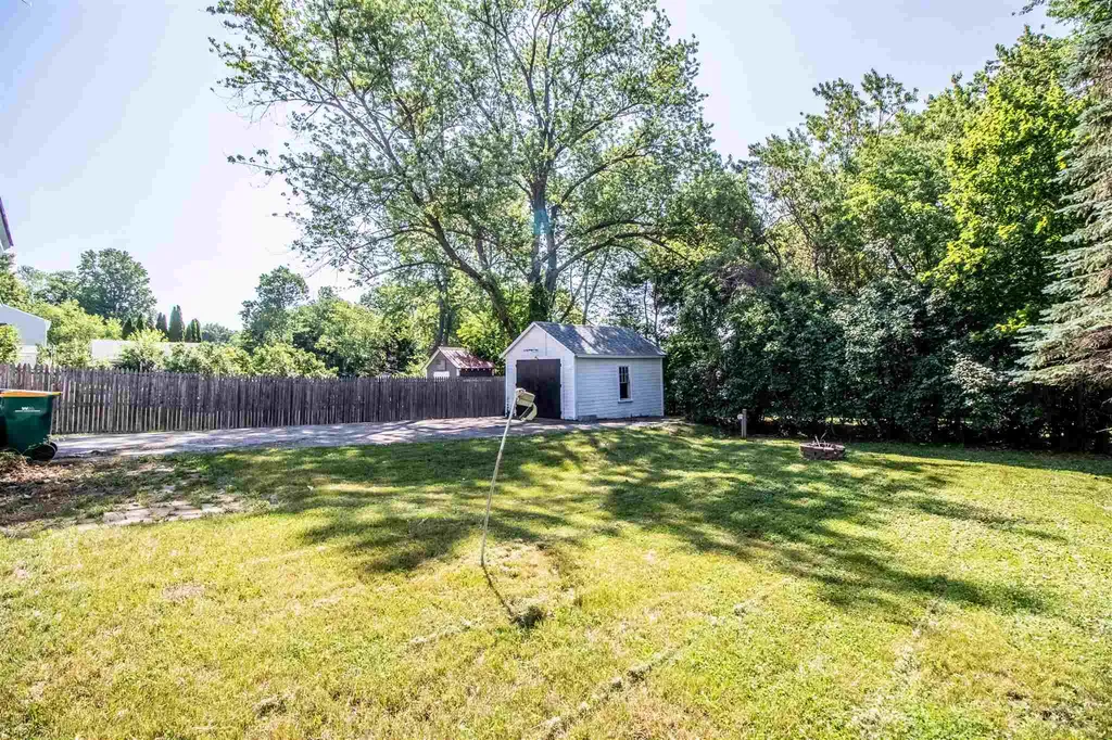 17 Railroad Avenue Rochester NH 03839