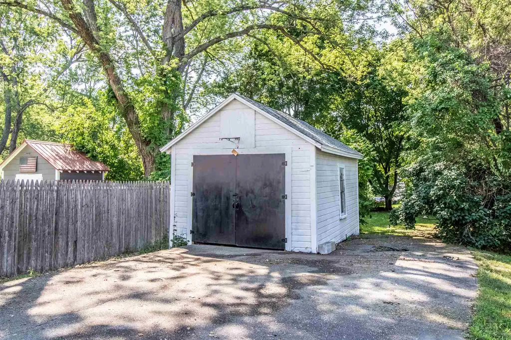 17 Railroad Avenue Rochester NH 03839