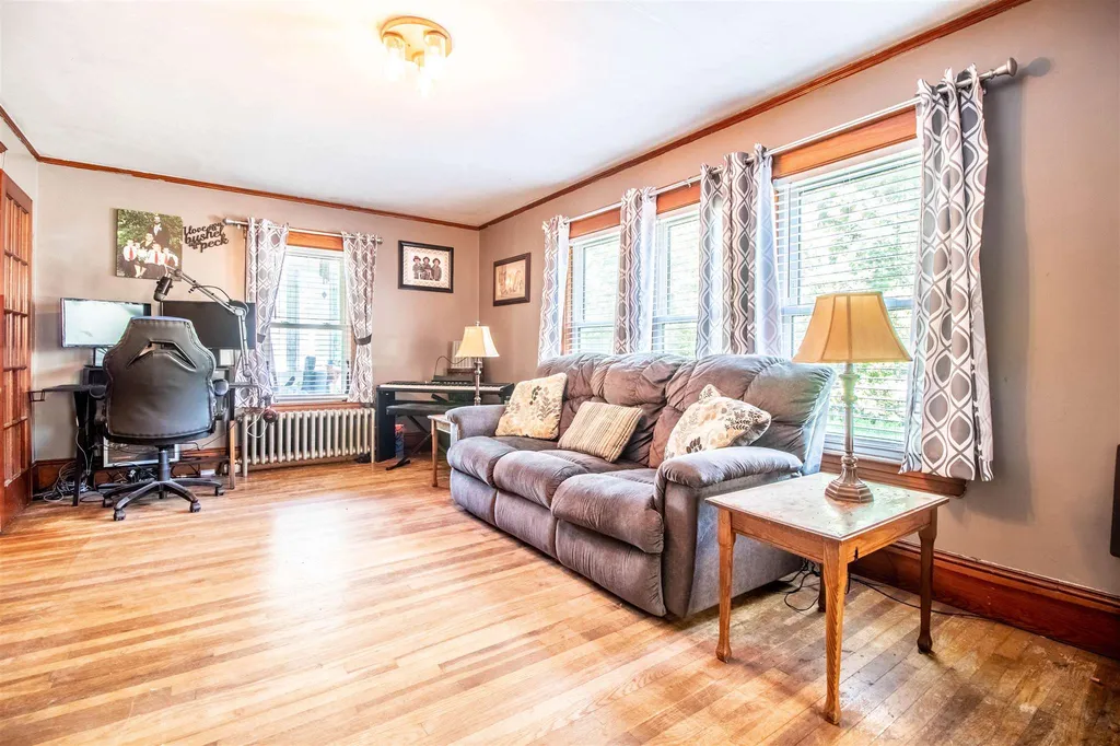 17 Railroad Avenue Rochester NH 03839
