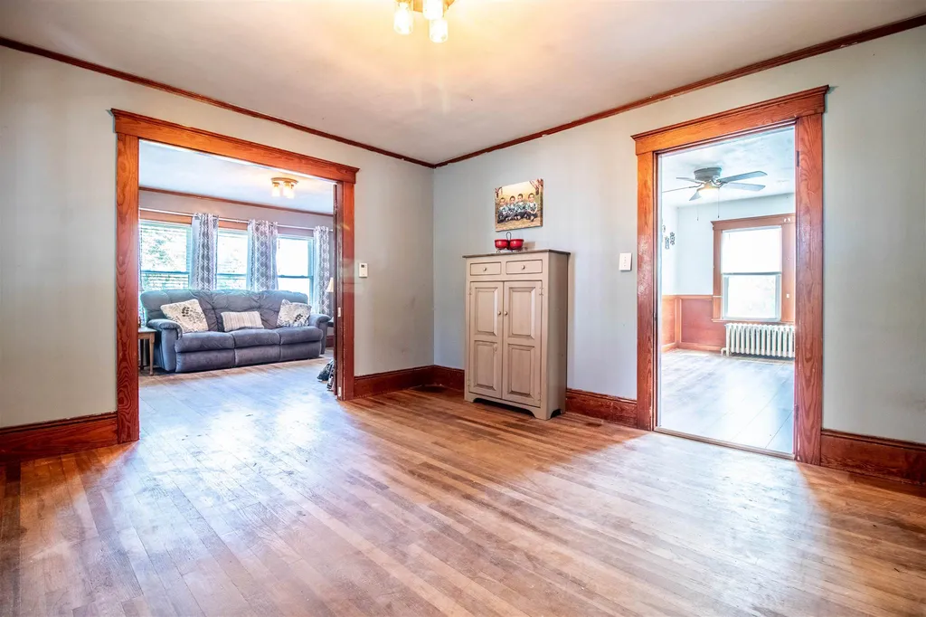 17 Railroad Avenue Rochester NH 03839