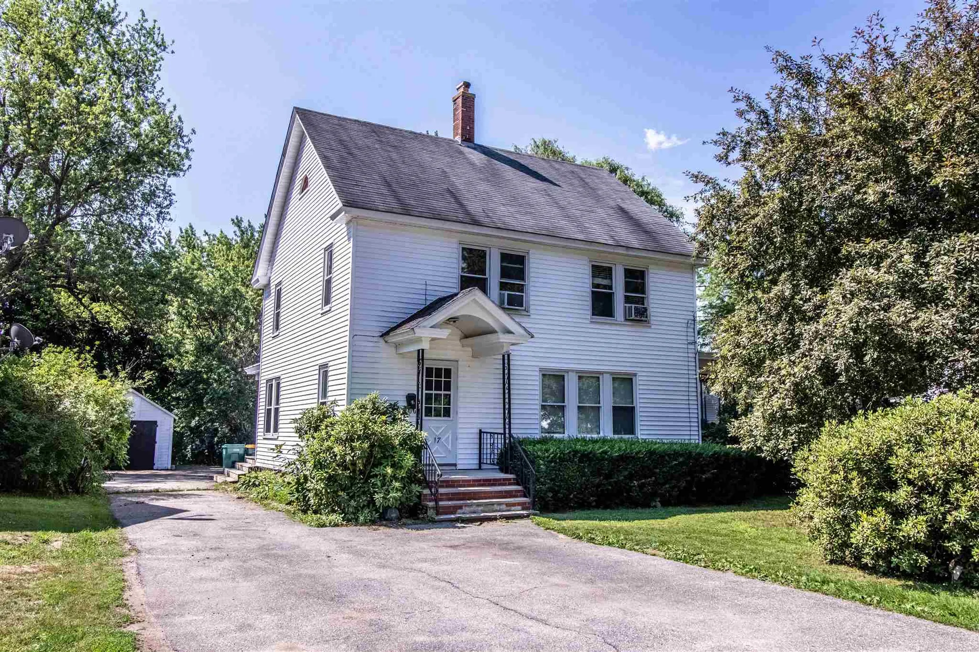 17 Railroad Avenue Rochester NH 03839