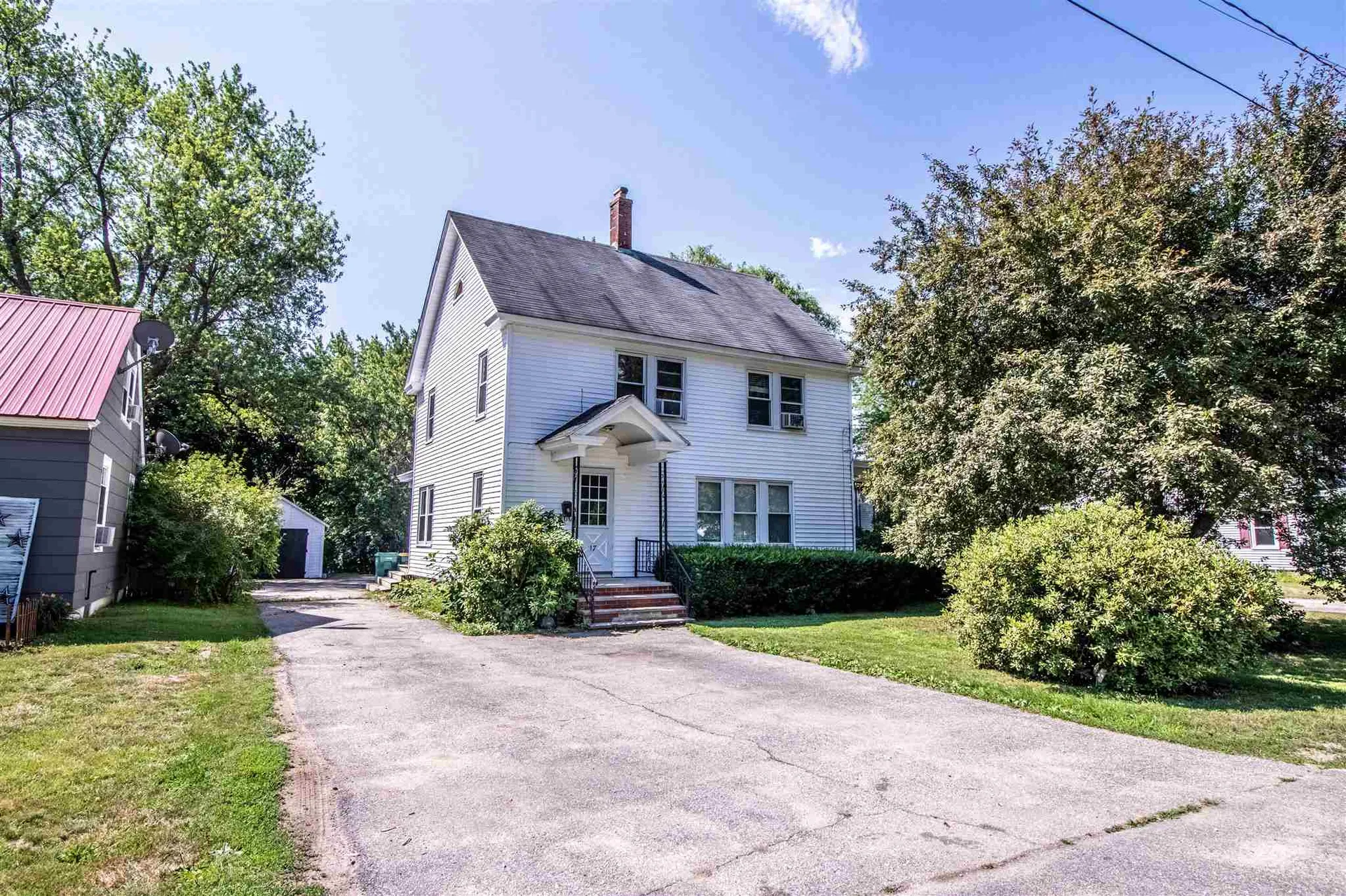 17 Railroad Avenue Rochester NH 03839