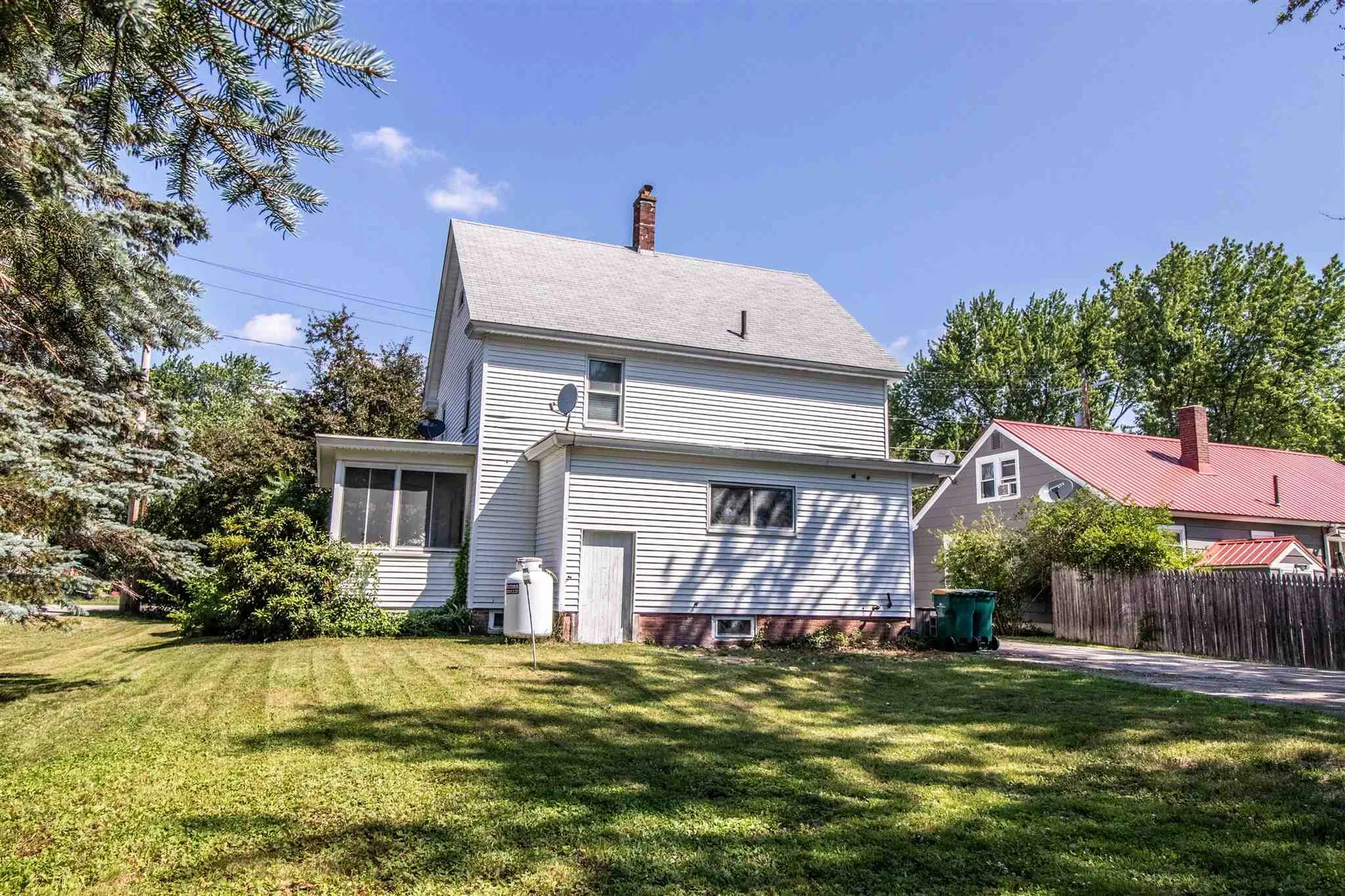 17 Railroad Avenue Rochester NH 03839