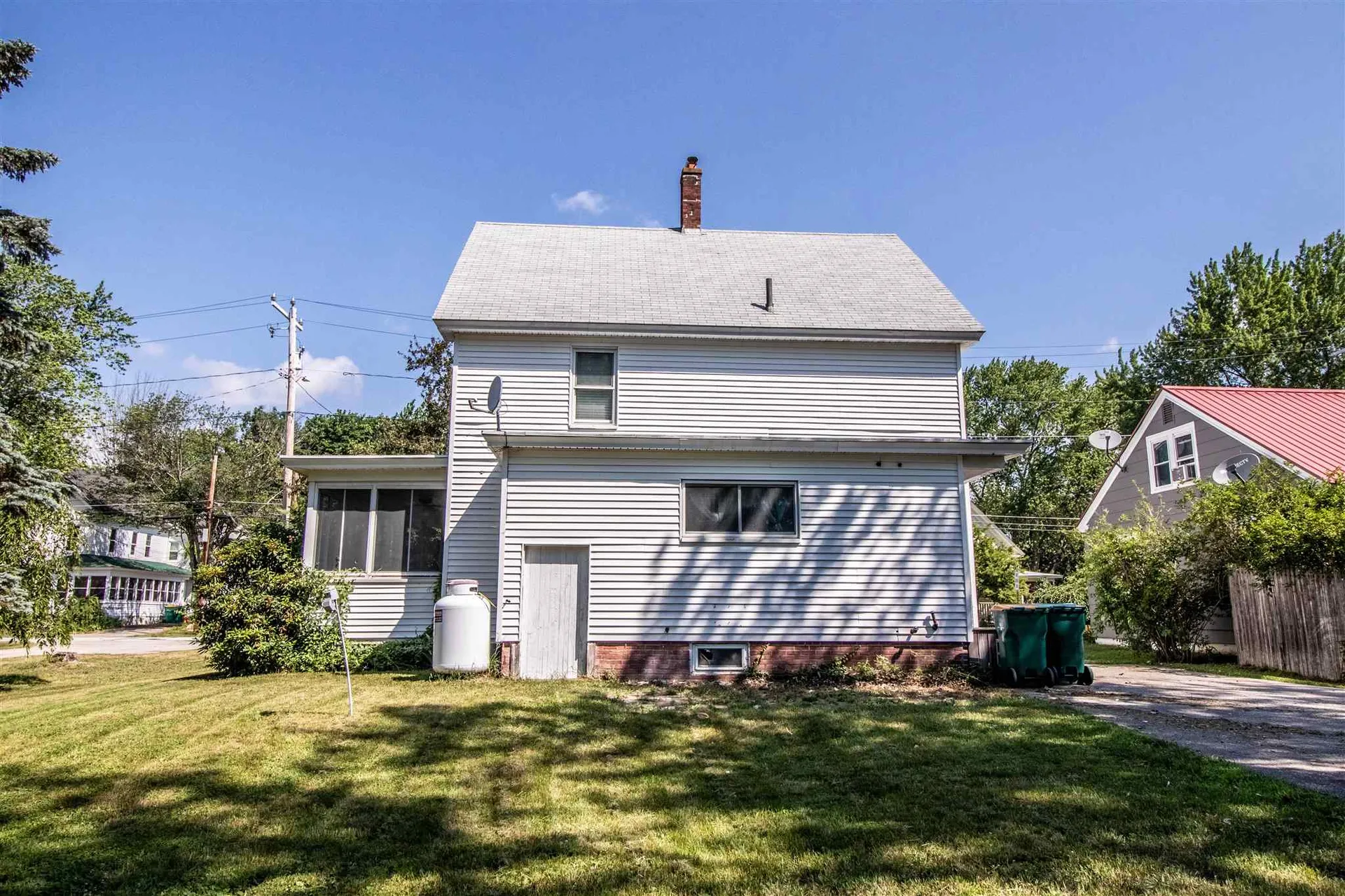 17 Railroad Avenue Rochester NH 03839