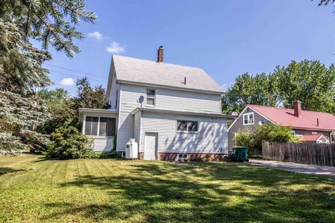 17 Railroad Avenue Rochester NH 03839