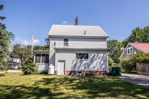 17 Railroad Avenue Rochester NH 03839