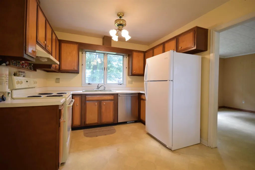 205 Biscayne Heights Colchester VT 05446