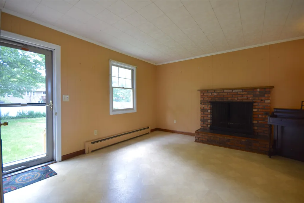 205 Biscayne Heights Colchester VT 05446