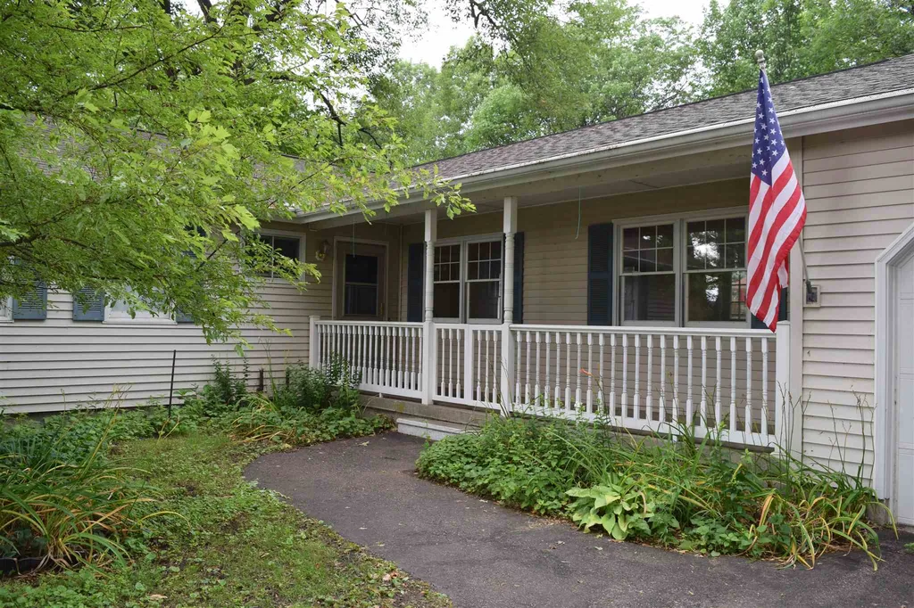 205 Biscayne Heights Colchester VT 05446