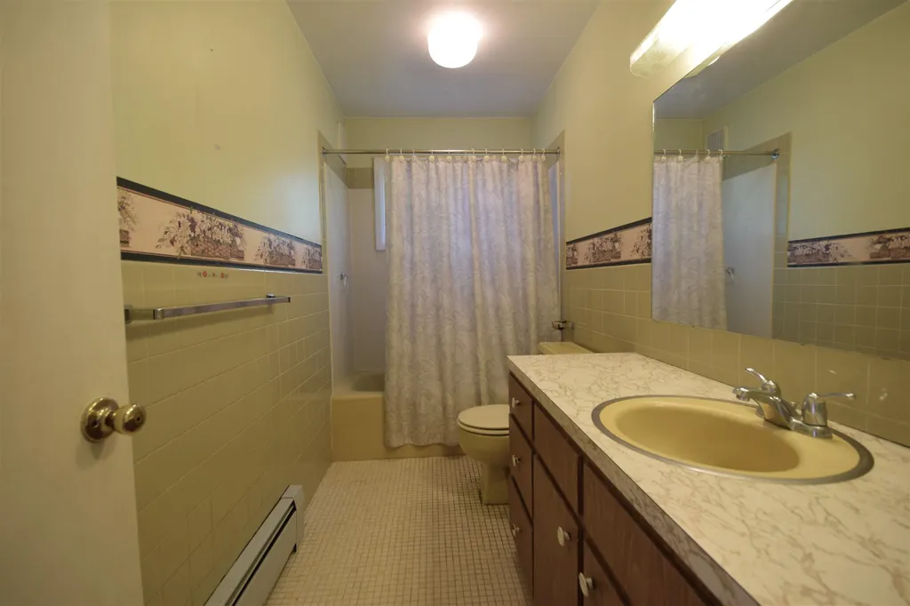 205 Biscayne Heights Colchester VT 05446