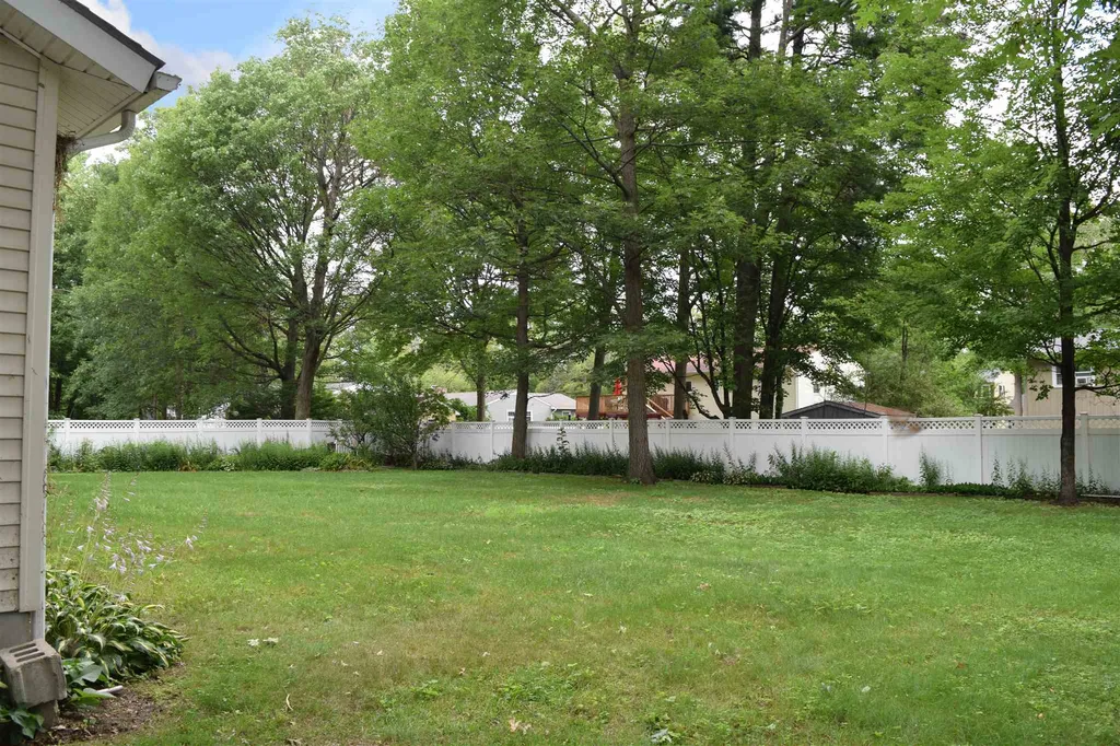 205 Biscayne Heights Colchester VT 05446