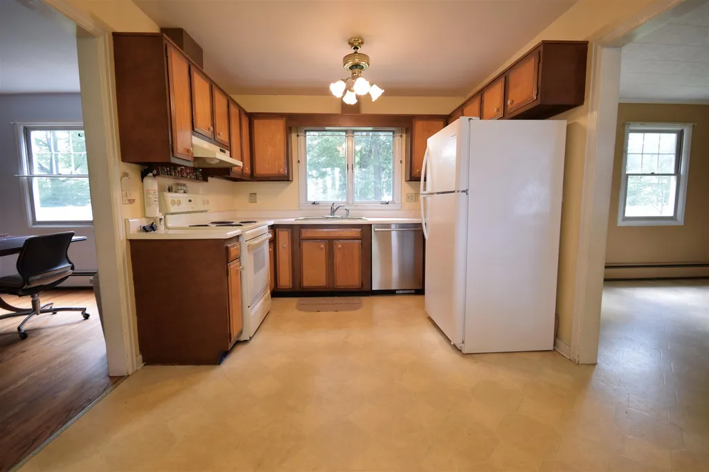 205 Biscayne Heights Colchester VT 05446