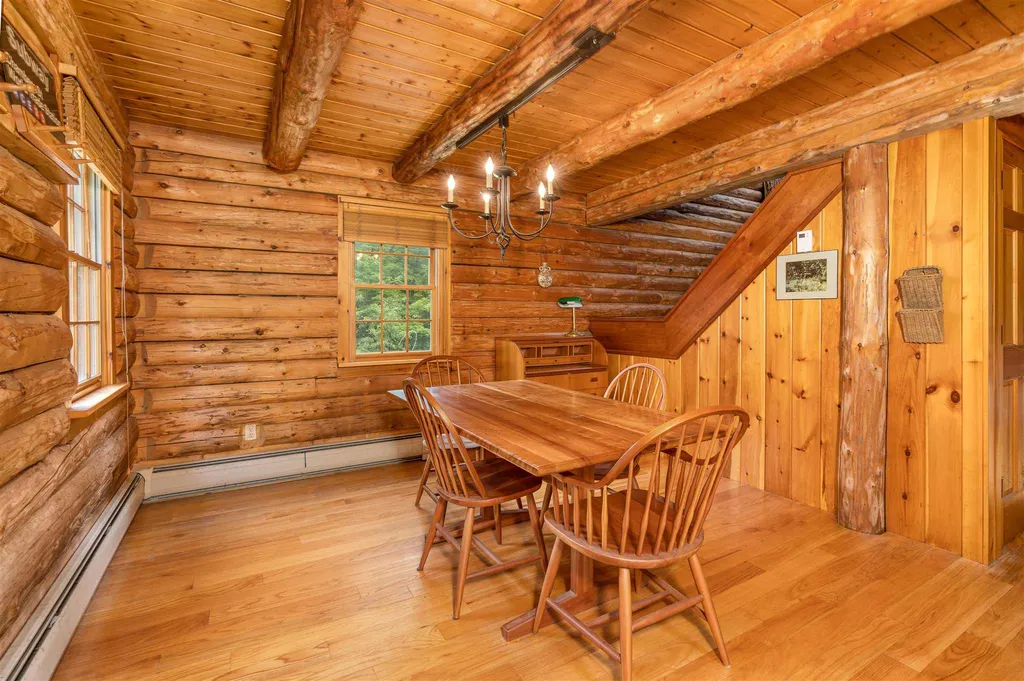 47 Grout Road Hartland VT 05048