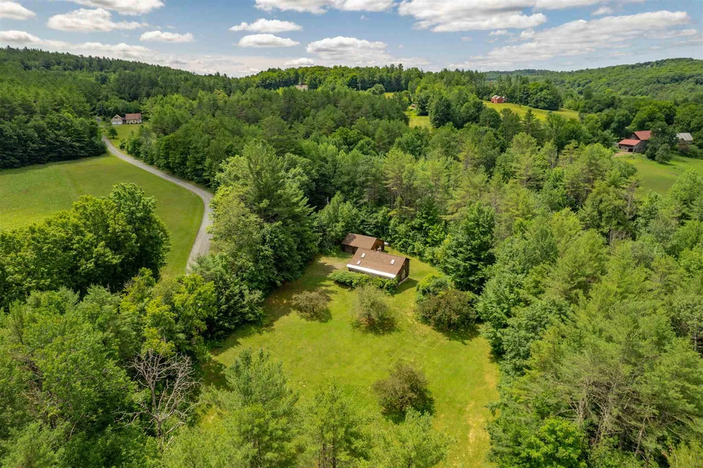 47 Grout Road Hartland VT 05048