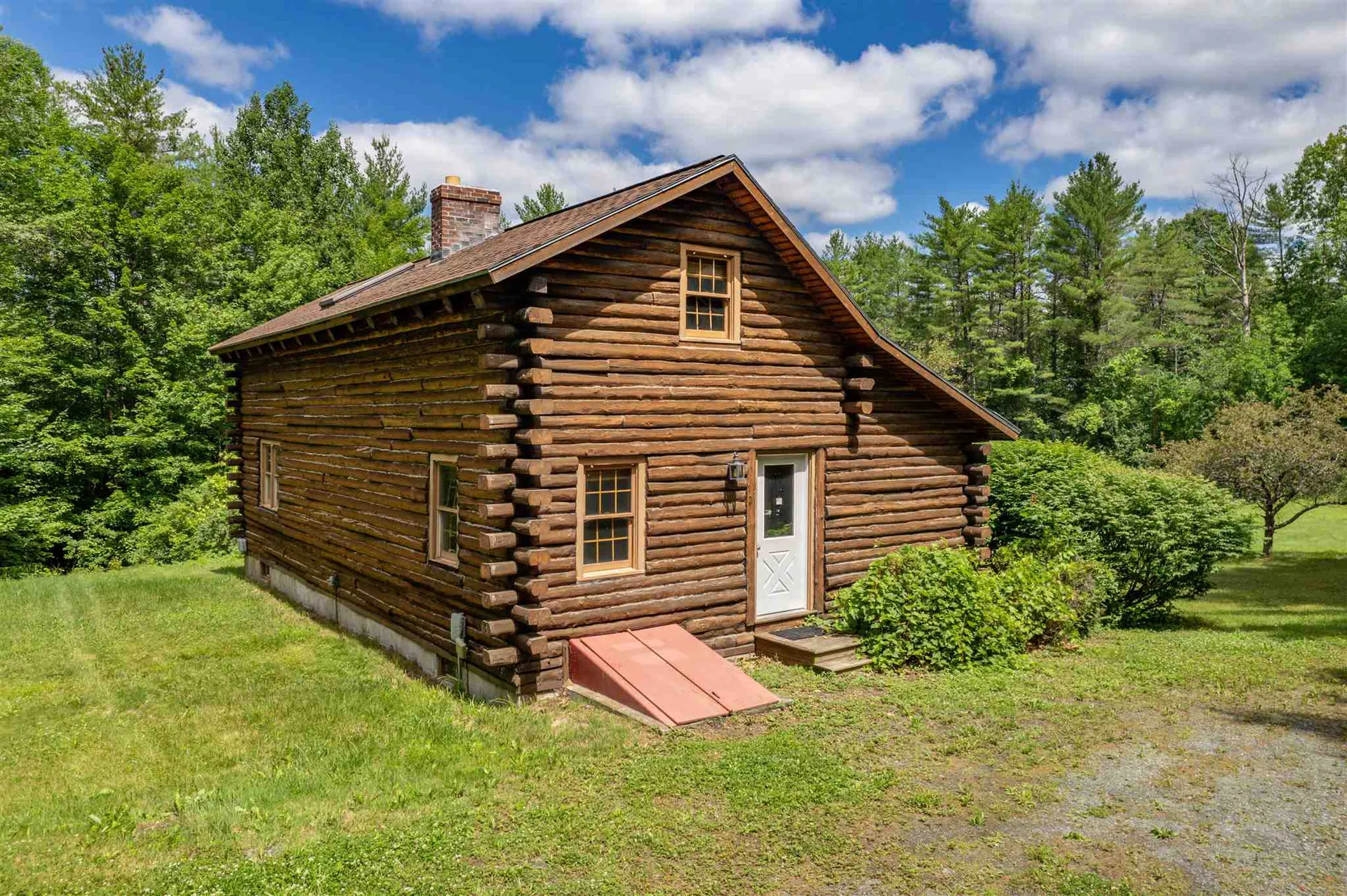 47 Grout Road Hartland VT 05048