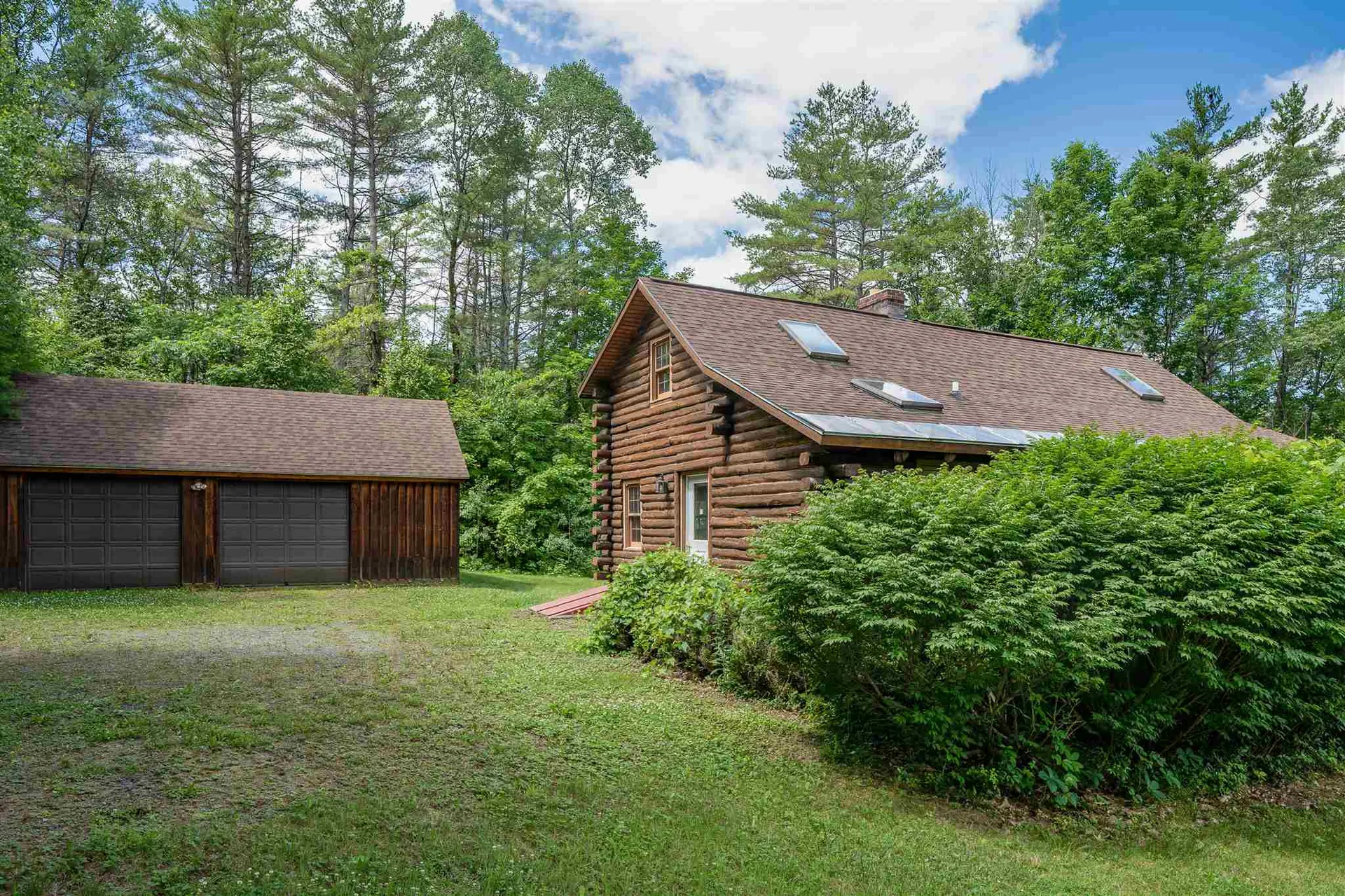 47 Grout Road Hartland VT 05048