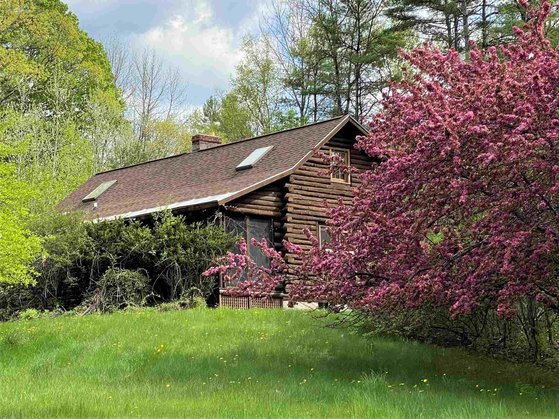 47 Grout Road Hartland VT 05048
