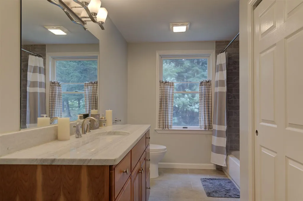 66 Boat House Road Moultonborough NH 03254
