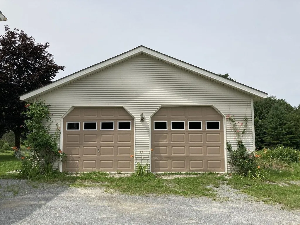 922 Gilman Road Hinesburg VT 05461