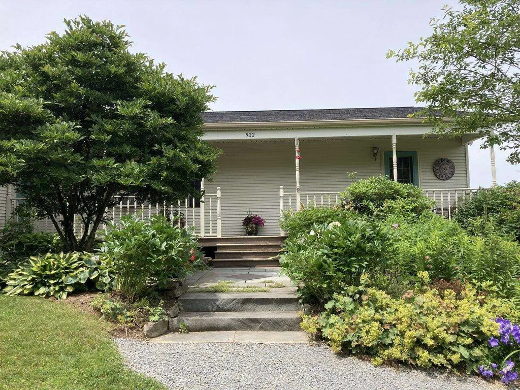 922 Gilman Road Hinesburg VT 05461