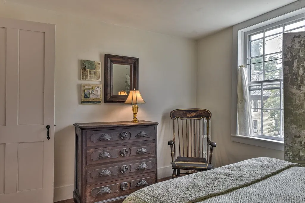 39 Elm Street Keene NH 03431
