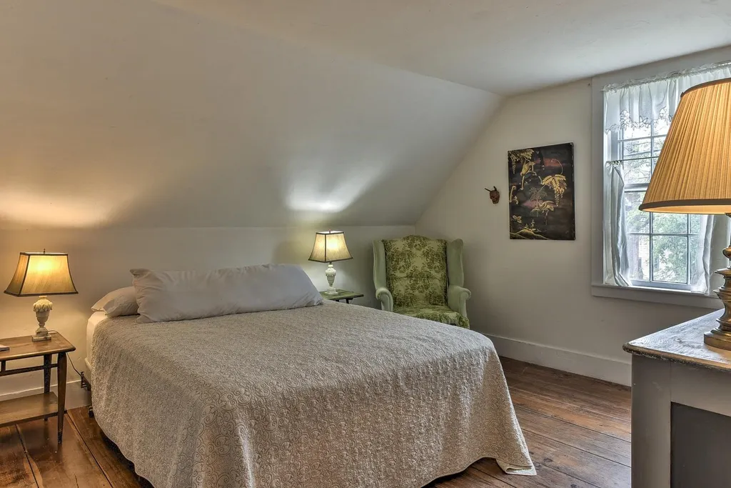 39 Elm Street Keene NH 03431