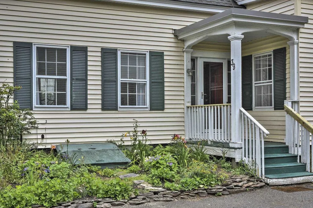 39 Elm Street Keene NH 03431