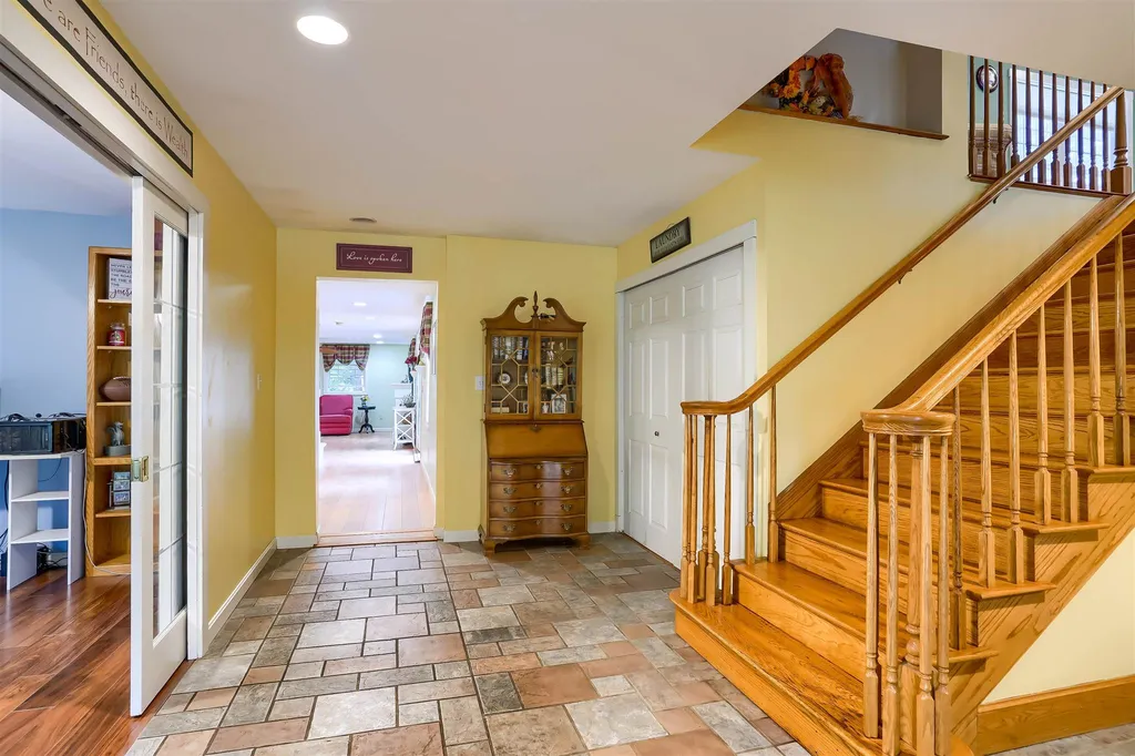 1 Bancroft Street Windham NH 03087