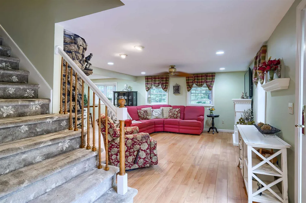 1 Bancroft Street Windham NH 03087