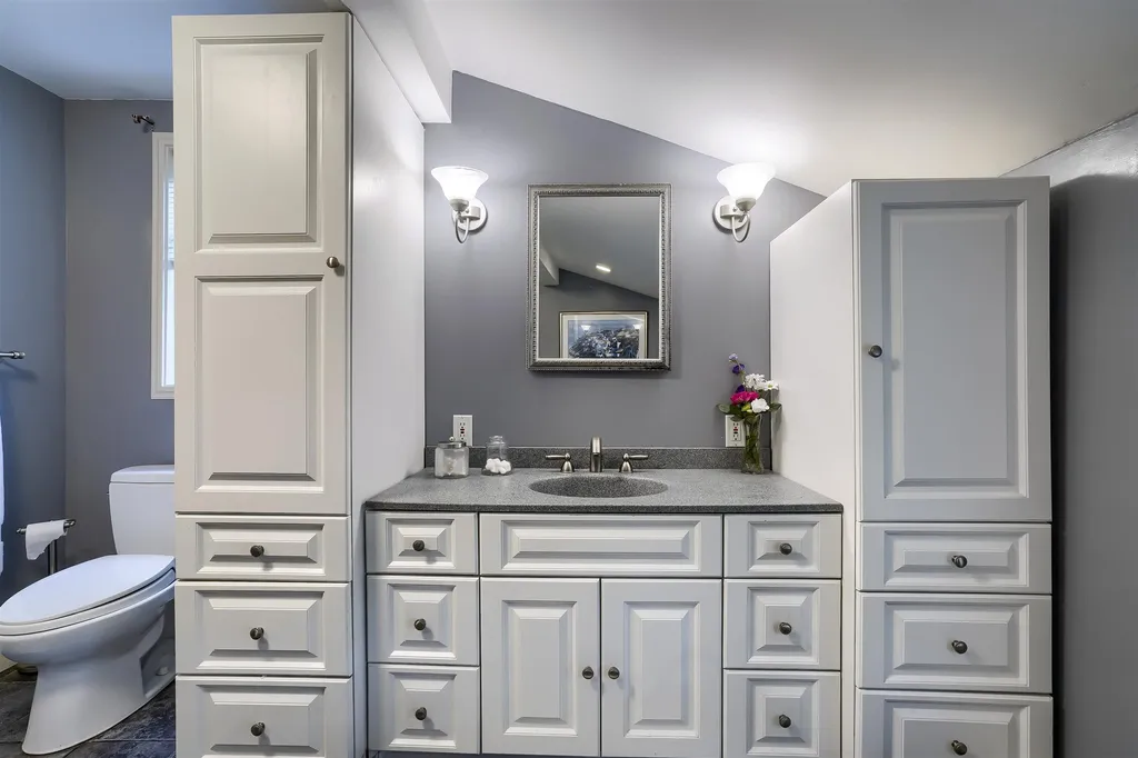 1 Bancroft Street Windham NH 03087