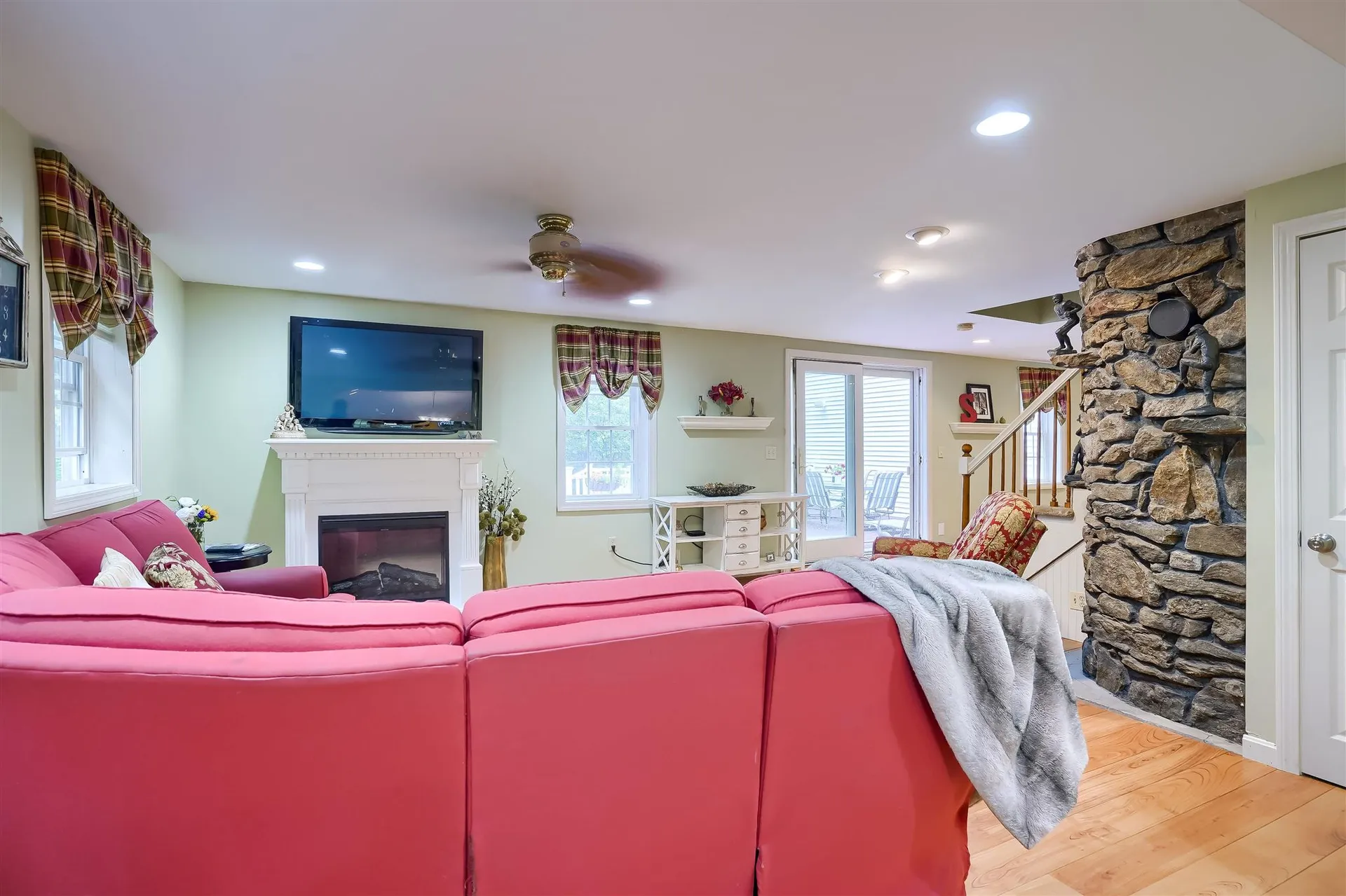 1 Bancroft Street Windham NH 03087
