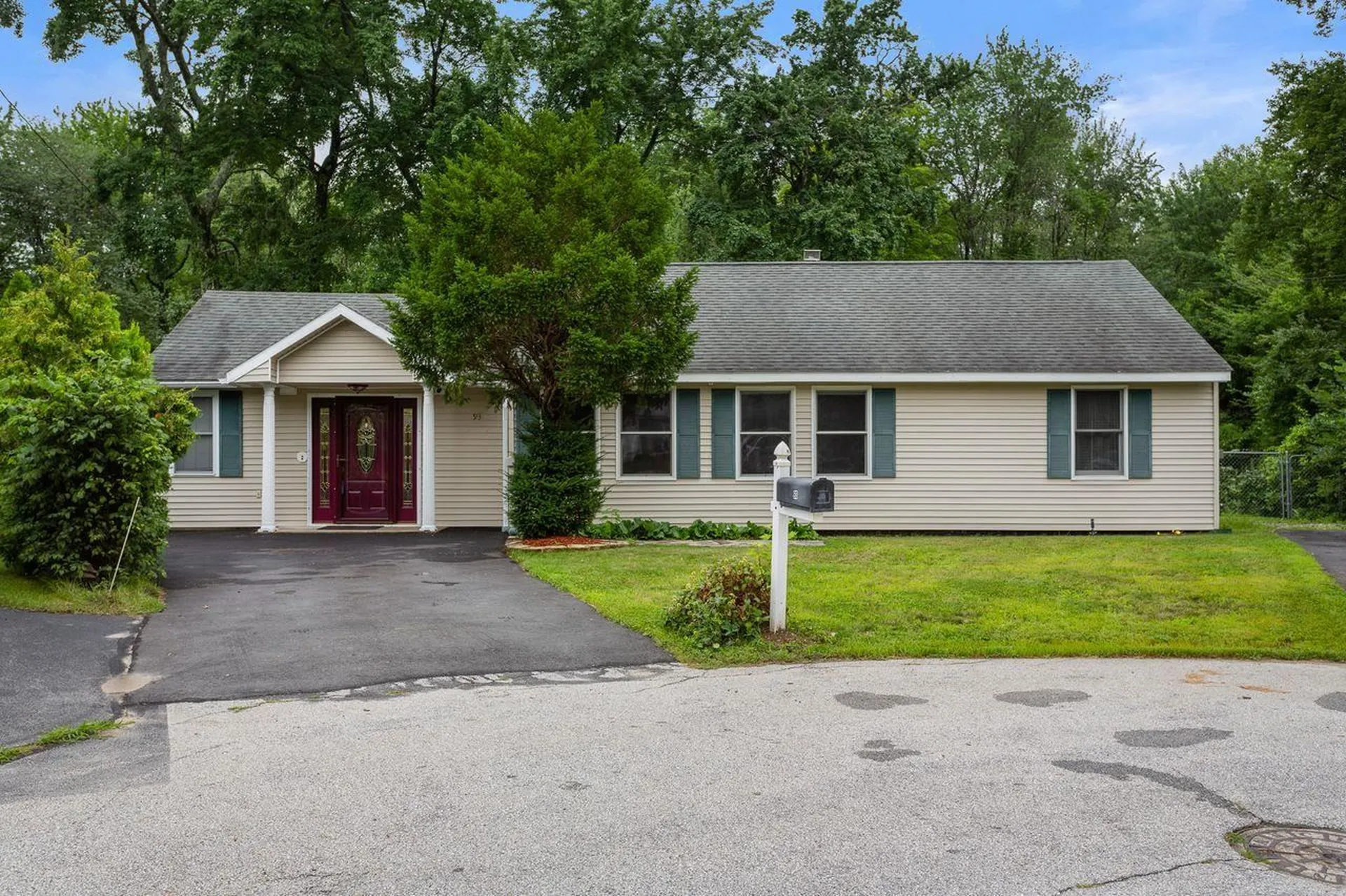 93 Gordon Street Manchester NH 03109