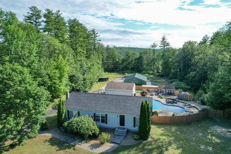 40 Longhill Road Raymond NH 03077