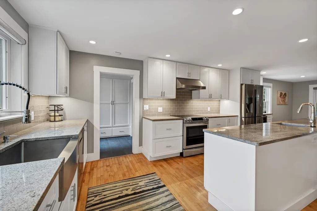 98 Old Post Road Kittery ME 03904