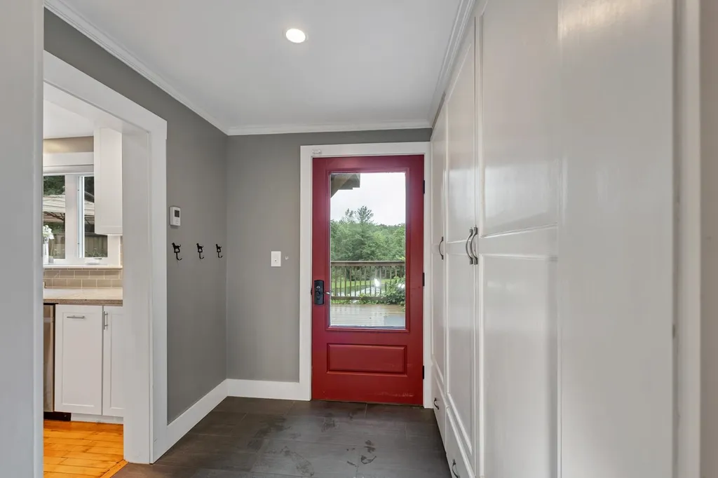 98 Old Post Road Kittery ME 03904