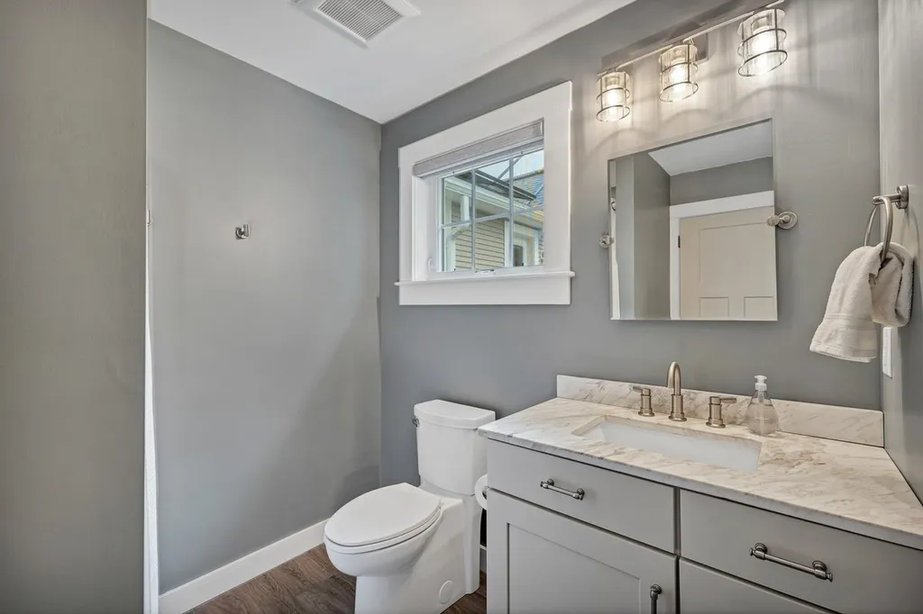 98 Old Post Road Kittery ME 03904