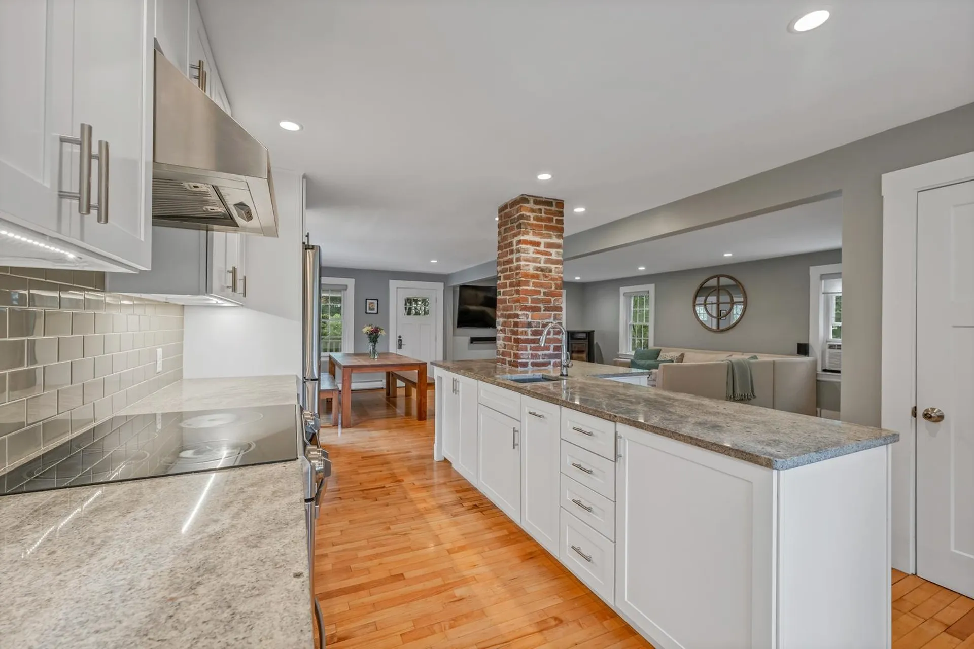98 Old Post Road Kittery ME 03904