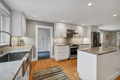 98 Old Post Road Kittery ME 03904