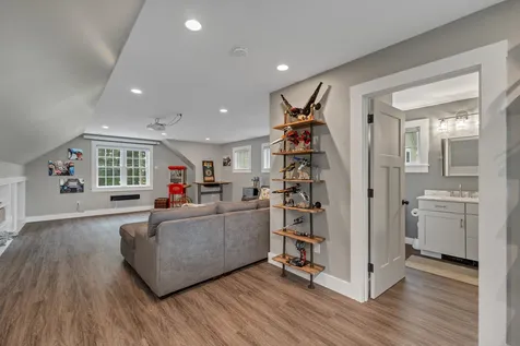 98 Old Post Road Kittery ME 03904
