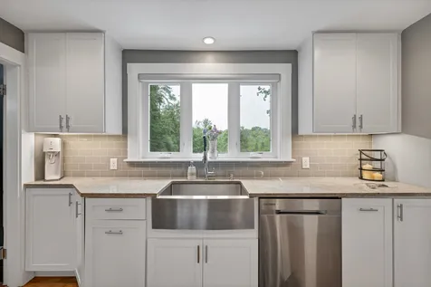 98 Old Post Road Kittery ME 03904