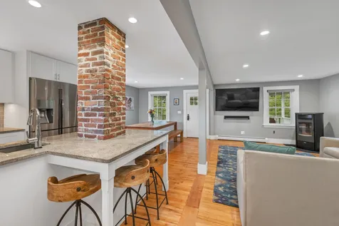98 Old Post Road Kittery ME 03904