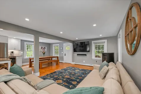 98 Old Post Road Kittery ME 03904