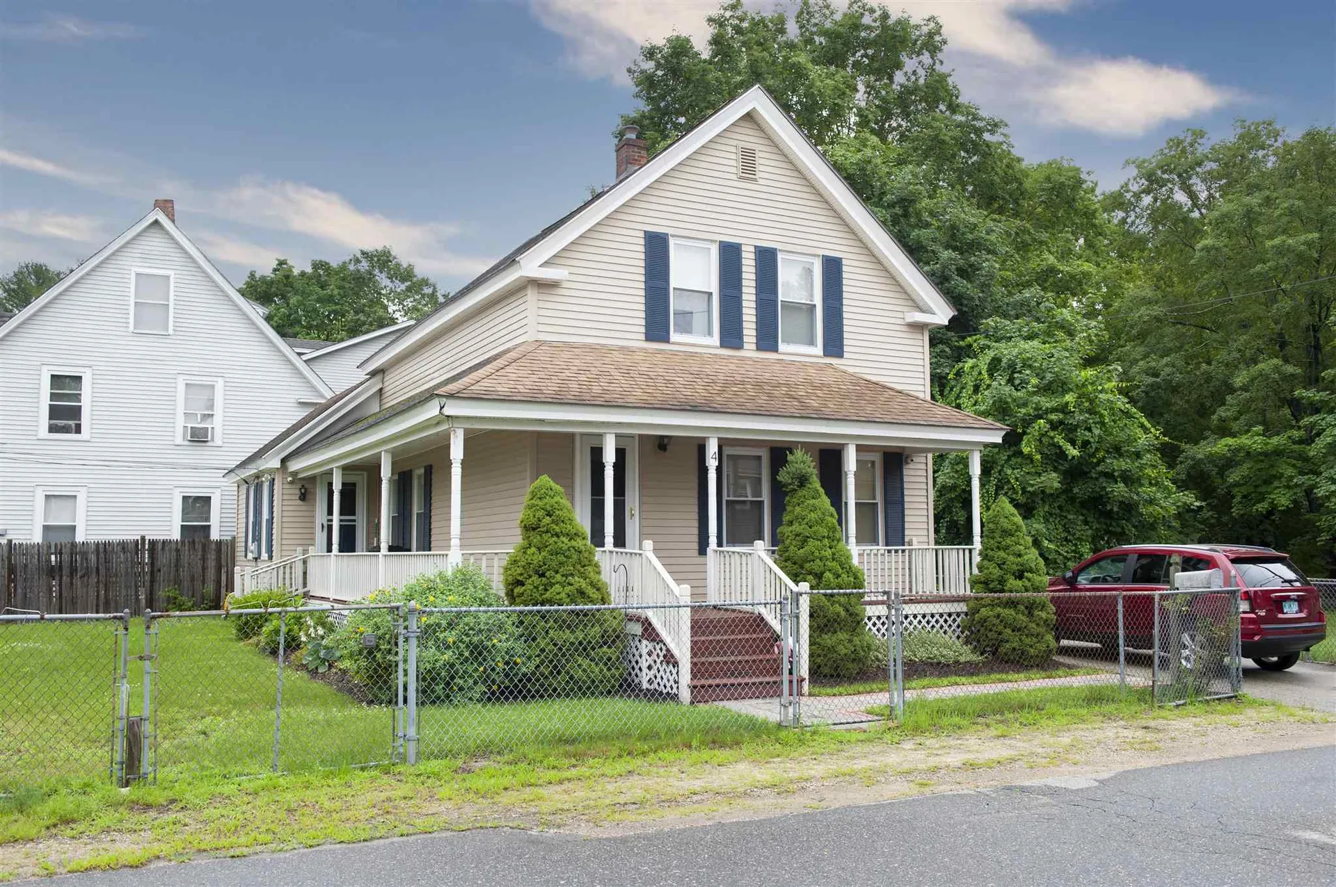 4 Pleasant Street Derry NH 03038