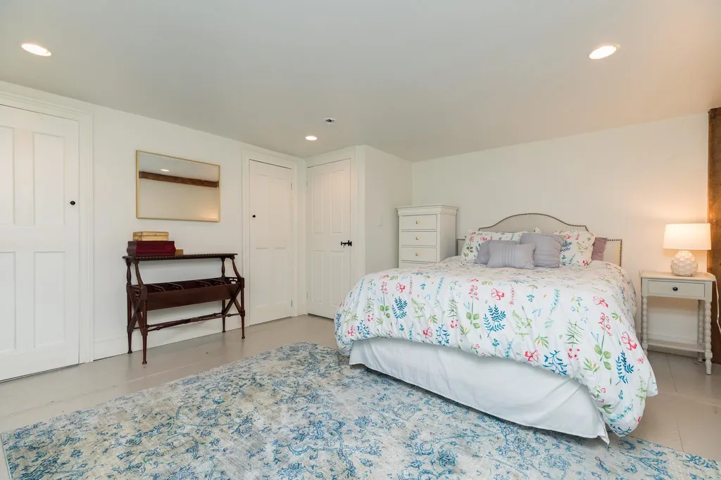 5 Kensington Road Hampton Falls NH 03844