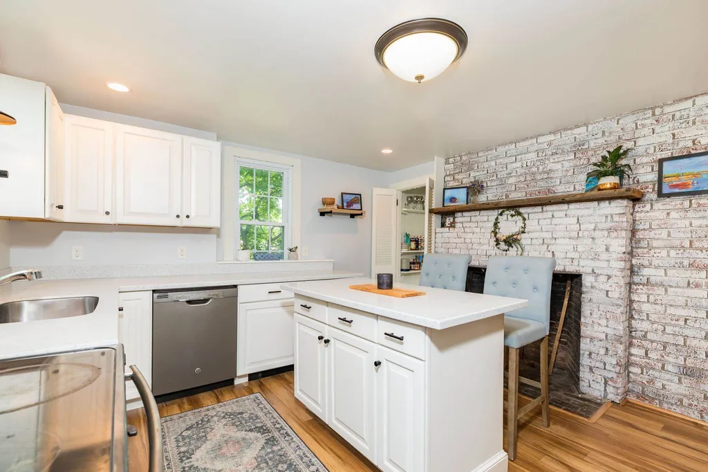 5 Kensington Road Hampton Falls NH 03844
