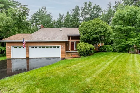13 Kent Street Windham NH 03087