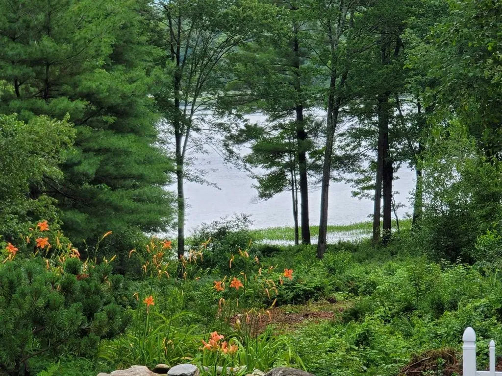 5 Farrwood Drive Hooksett NH 03106
