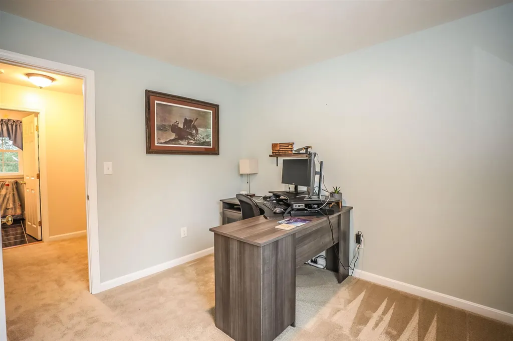 5 Farrwood Drive Hooksett NH 03106