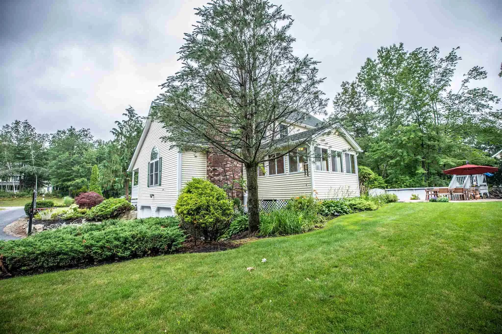 5 Farrwood Drive Hooksett NH 03106