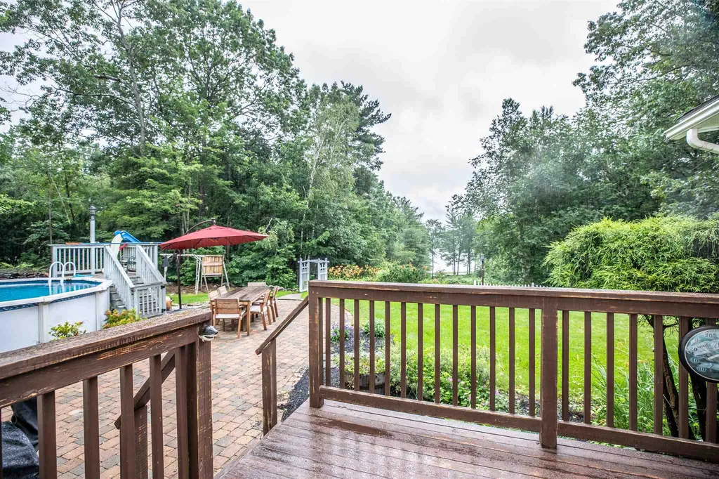 5 Farrwood Drive Hooksett NH 03106